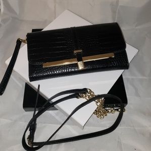 Faux alligator clutch/wristlet, detachable strap